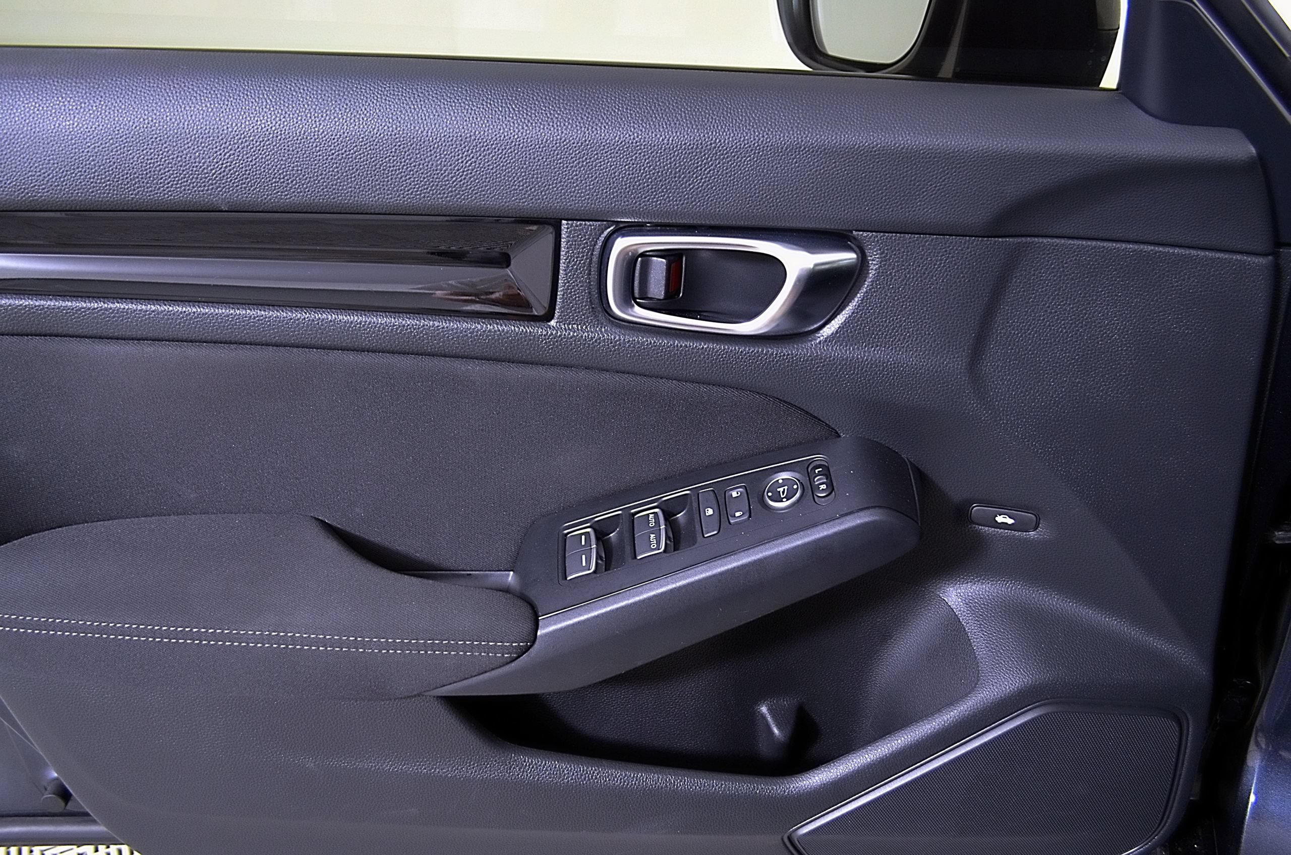Used 2025 Honda Civic Sport image 15