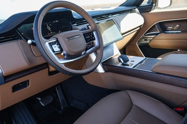 New 2025 Land Rover Range Rover SE image 18