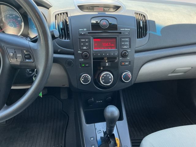Used 2010 Kia Forte EX FWD image 11