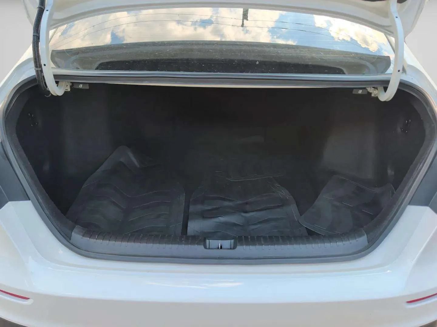 Used 2023 Honda Accord EX image 33