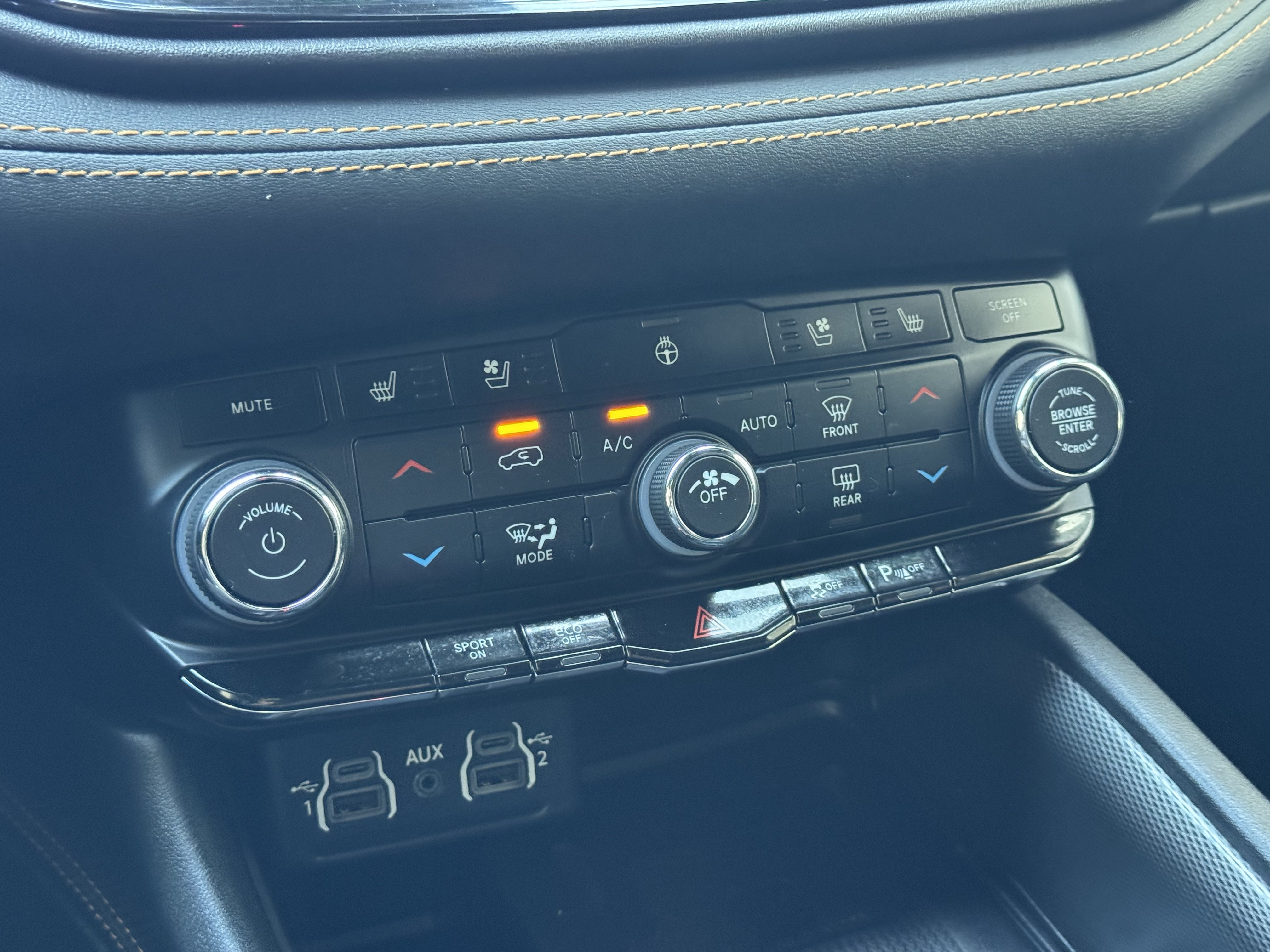 Used 2023 Dodge Durango R/T AWD/4WD image 8