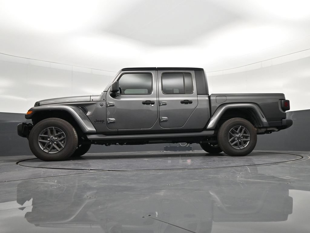 Used 2025 Jeep Gladiator Sport AWD/4WD image 31