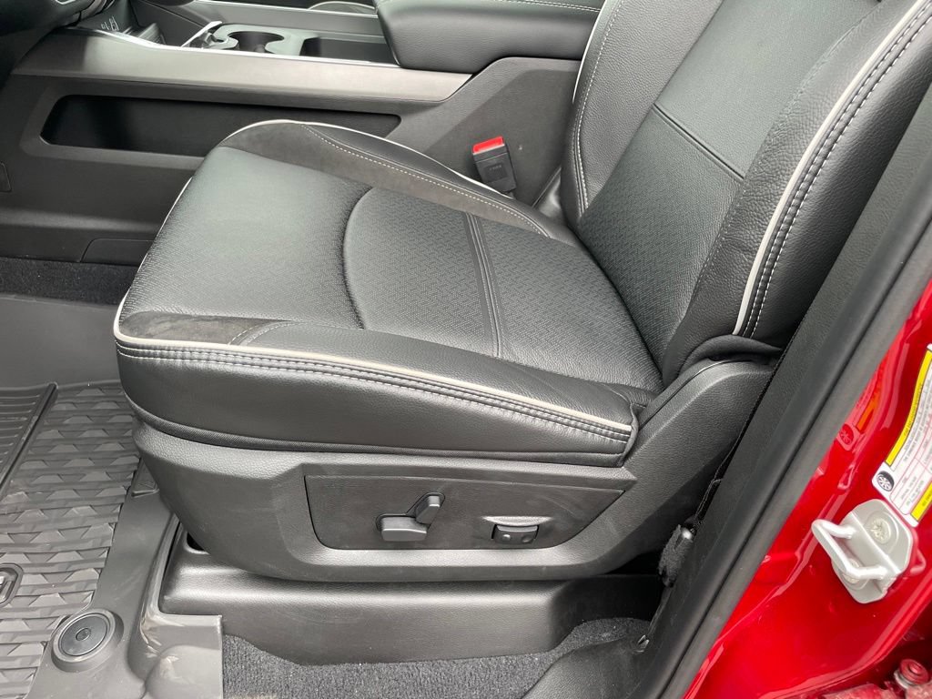 New 2026 RAM 2500 Laramie AWD/4WD image 12