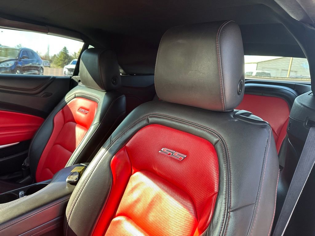 Used 2016 Chevrolet Camaro SS image 13