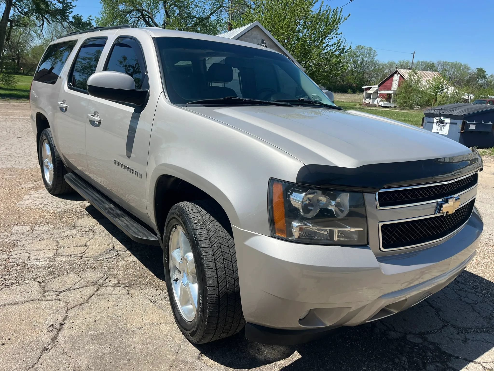 Used 2009 Chevrolet Suburban LT AWD/4WD image 2
