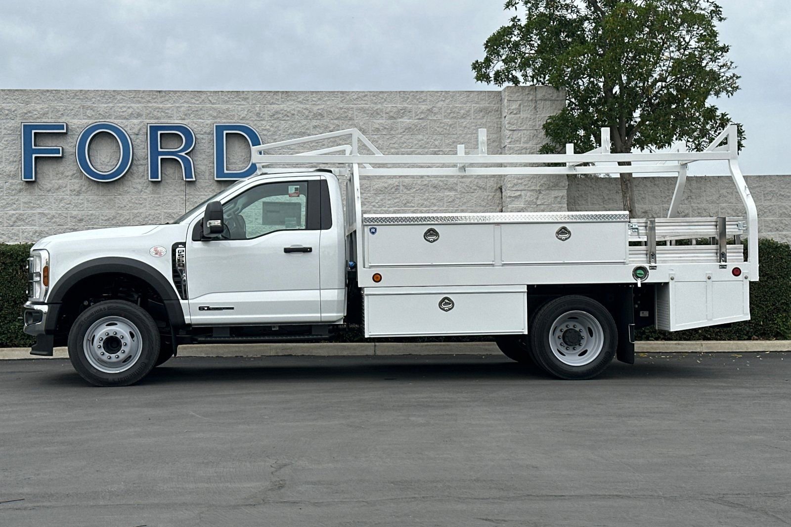 New 2026 Ford F550 2WD Regular Cab Super Duty image 7