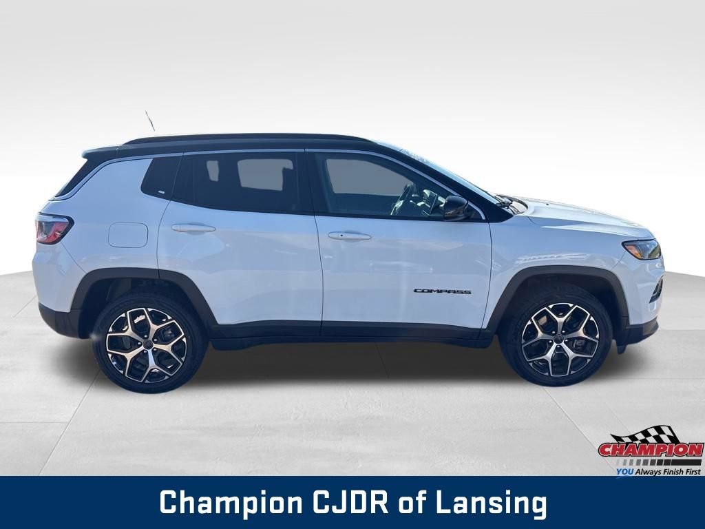 Used 2025 Jeep Compass Limited AWD/4WD image 9