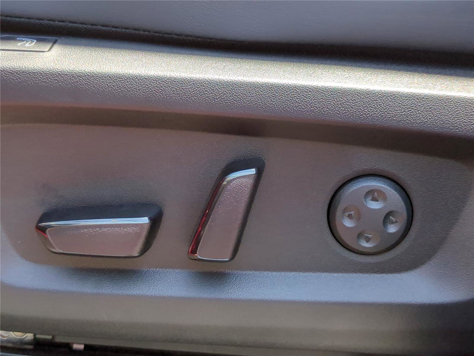 New 2025 Mitsubishi Outlander SEL image 24