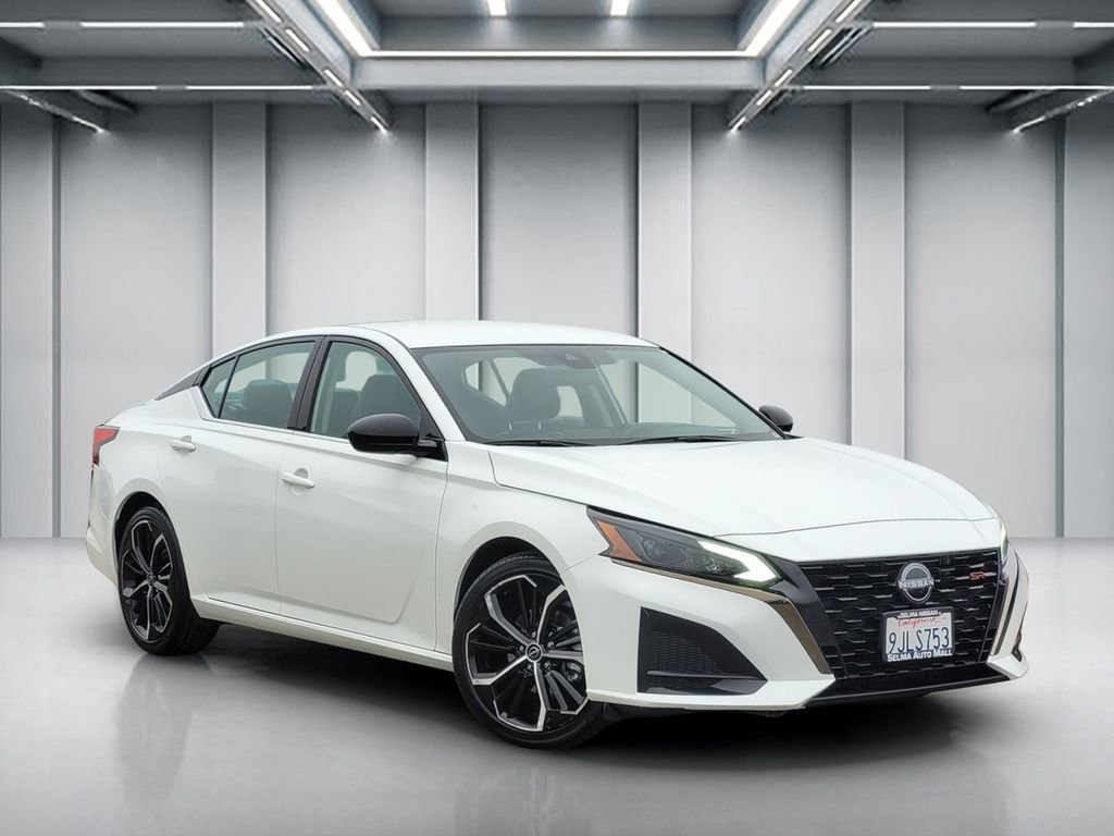 Used 2023 Nissan Altima 2.5 SR
