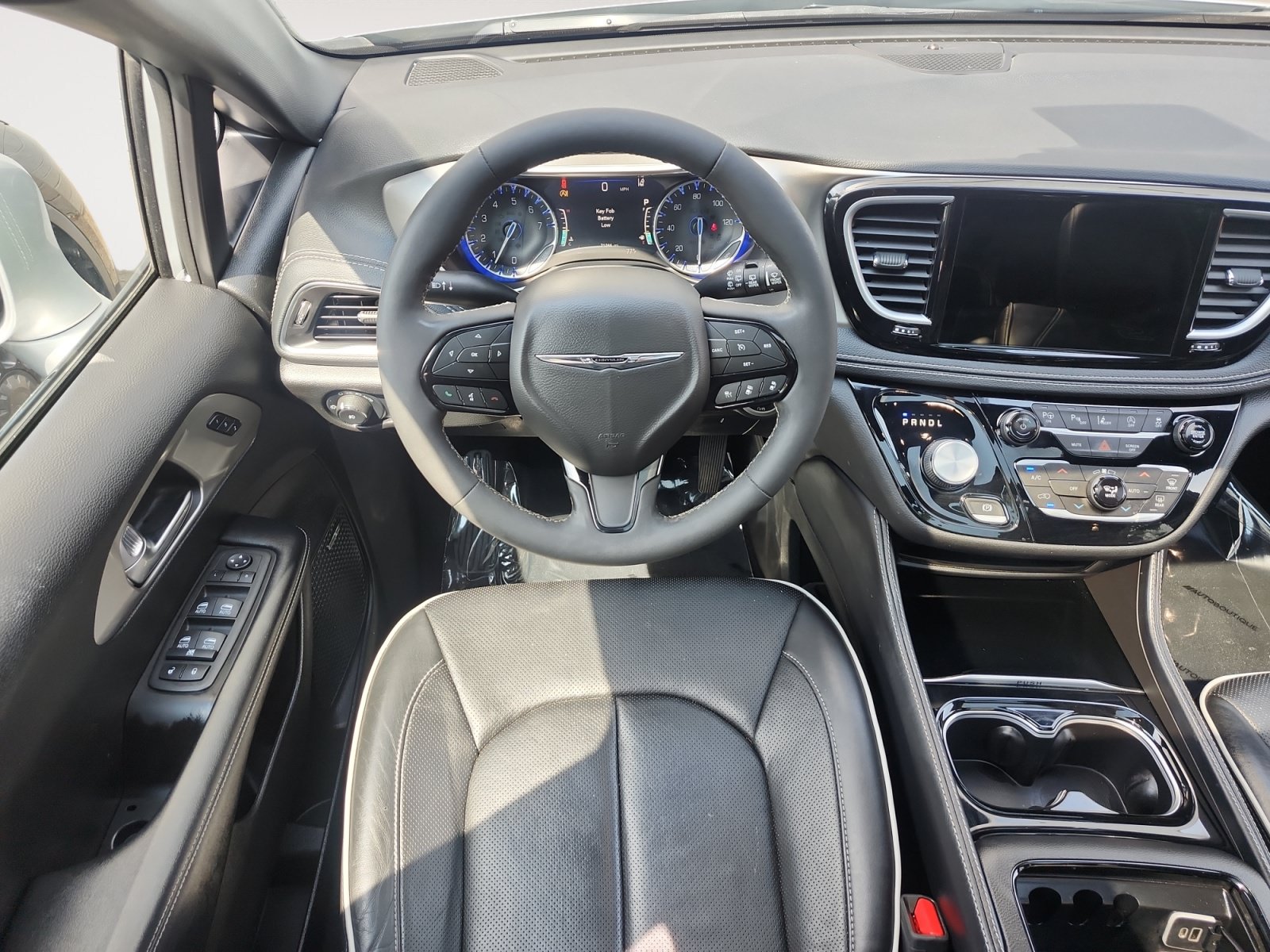 Used 2022 Chrysler Pacifica Limited w/ S Appearance Package FWD image 10