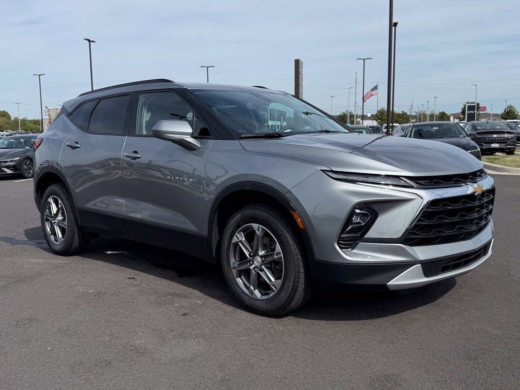 Used 2023 Chevrolet Blazer LT w/ Convenience Package AWD/4WD image 3
