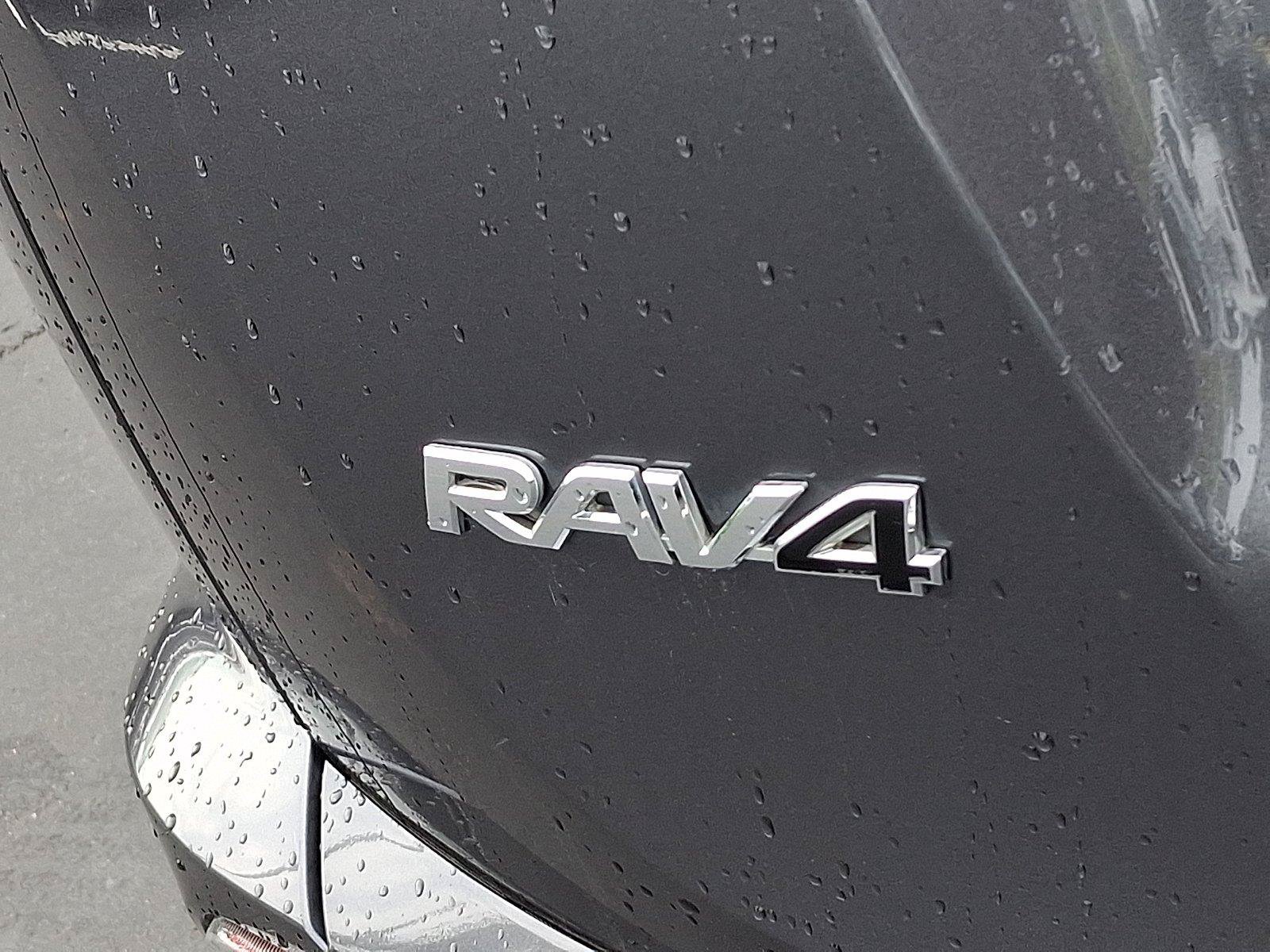 Used 2018 Toyota RAV4 Limited AWD/4WD image 32