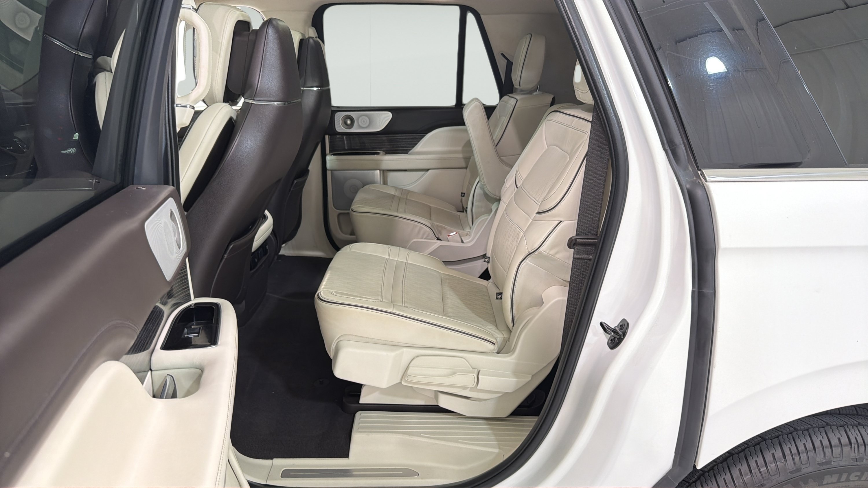 Used 2023 Lincoln Navigator L Black Label AWD/4WD image 22