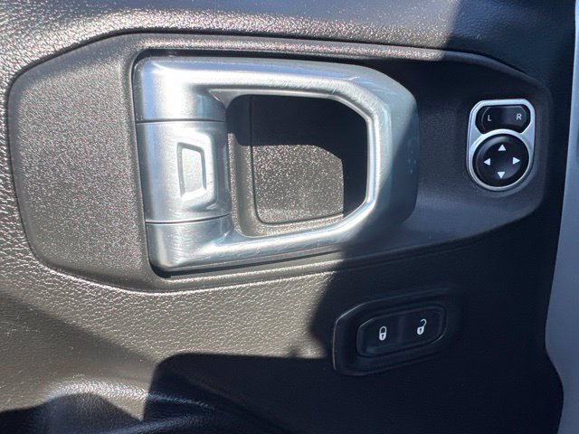 Used 2024 Jeep Wrangler Unlimited AWD/4WD image 14