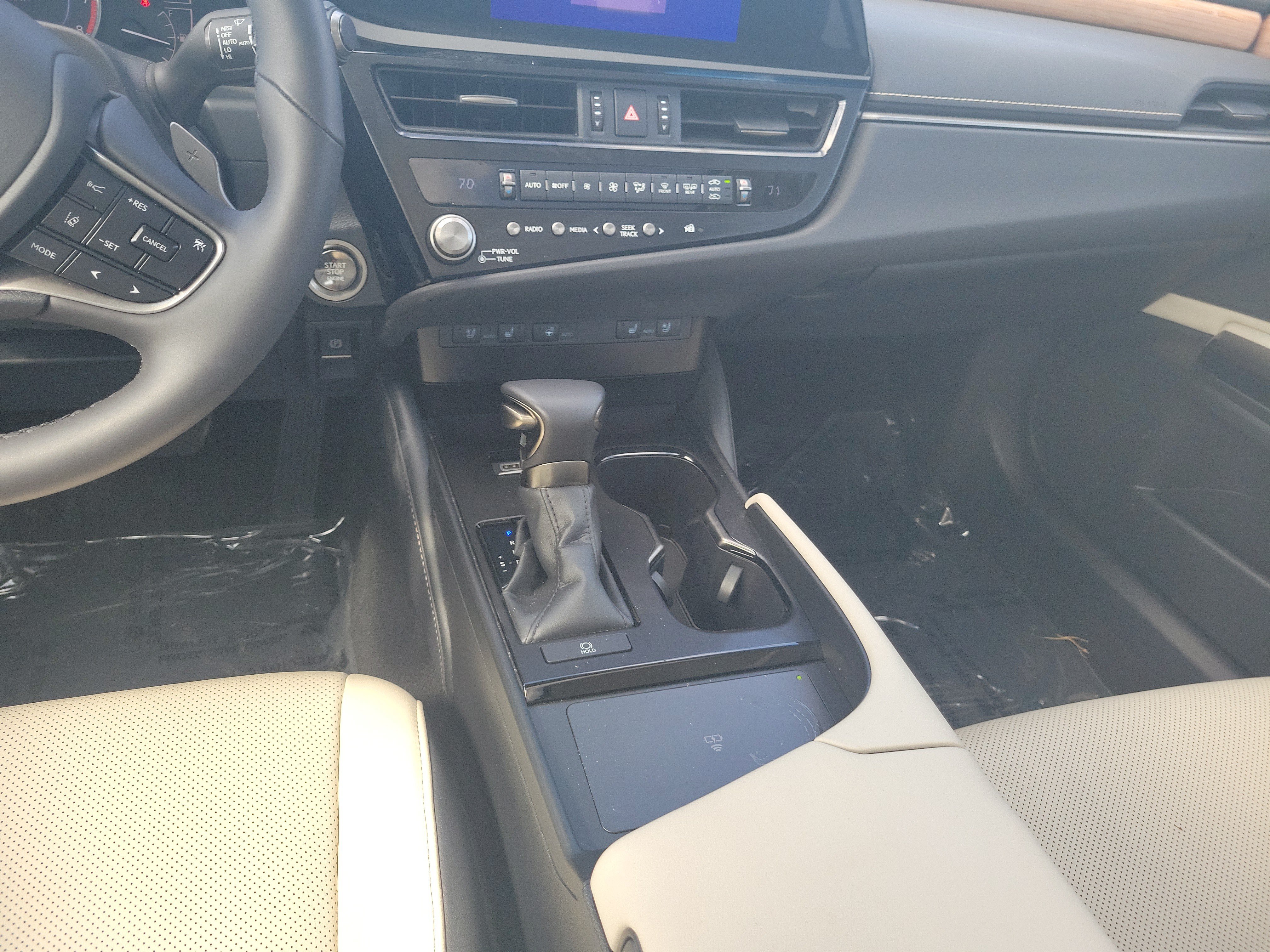Certified 2023 Lexus ES 250 w/ Premium Package AWD/4WD image 18