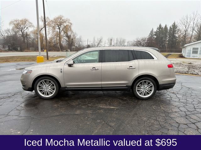 Used 2019 Lincoln MKT AWD image 2