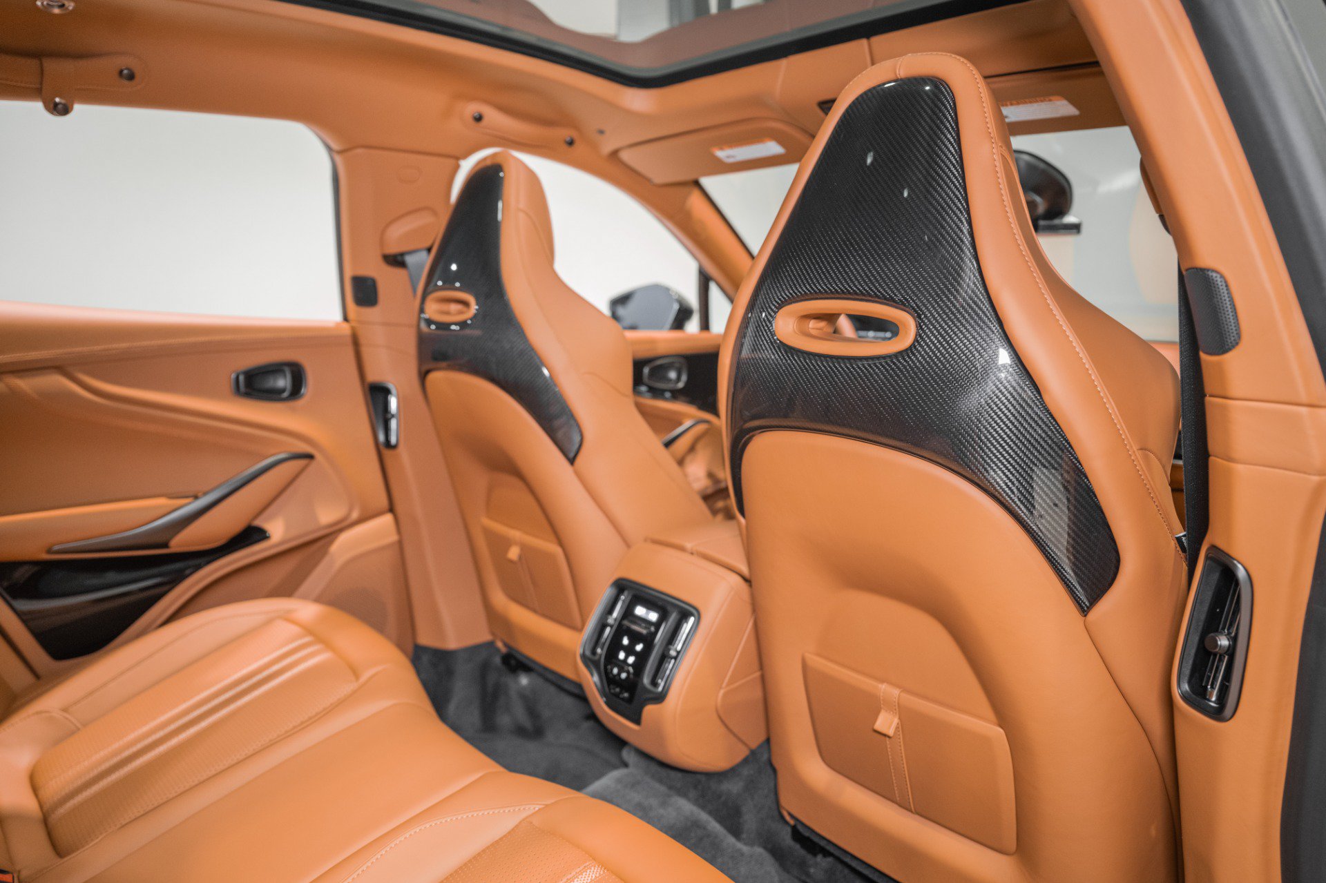 New 2026 Aston Martin DBX 707 AWD/4WD image 18