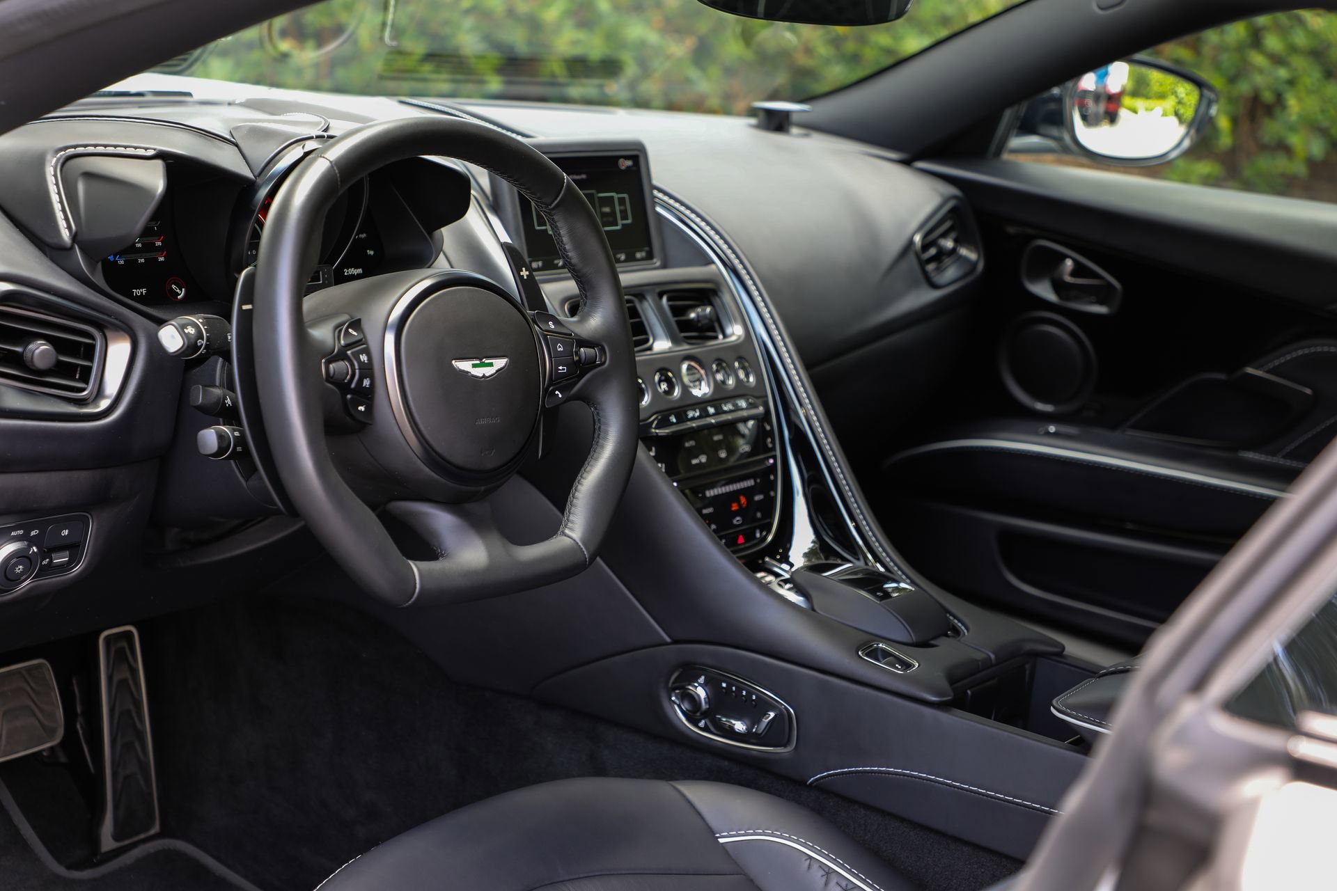 Used 2023 Aston Martin DBS Coupe RWD image 14