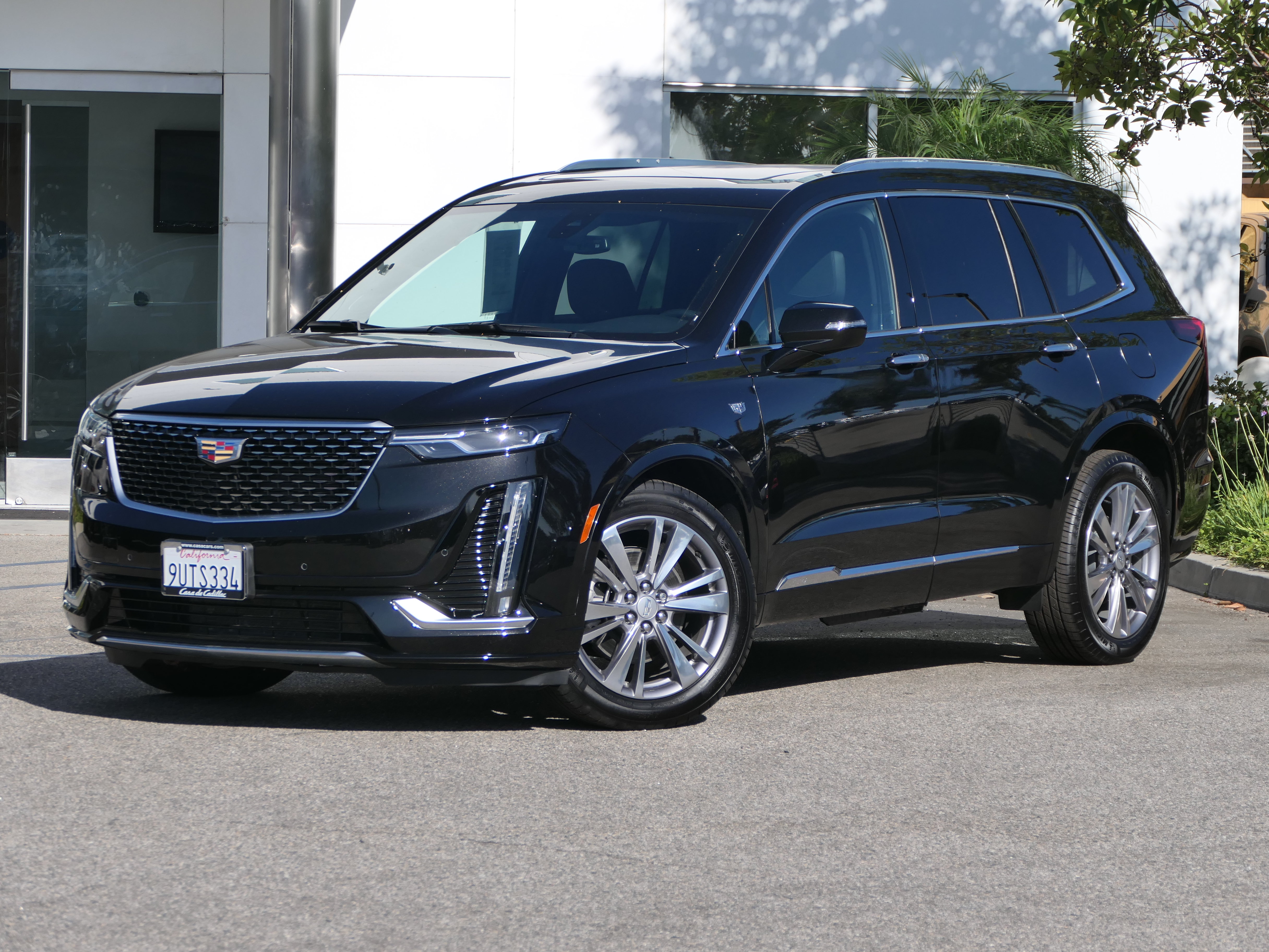 New 2025 Cadillac XT6 Premium Luxury FWD image 1