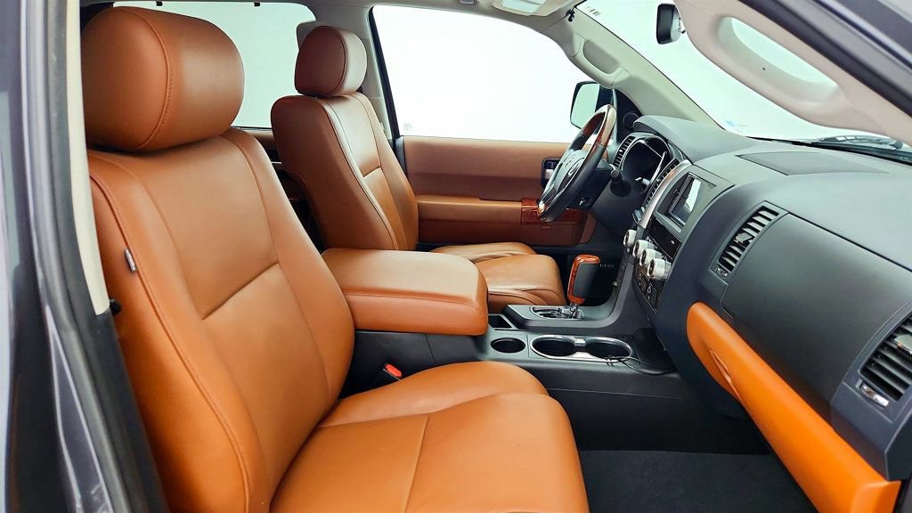 Used 2020 Toyota Sequoia Platinum RWD image 26