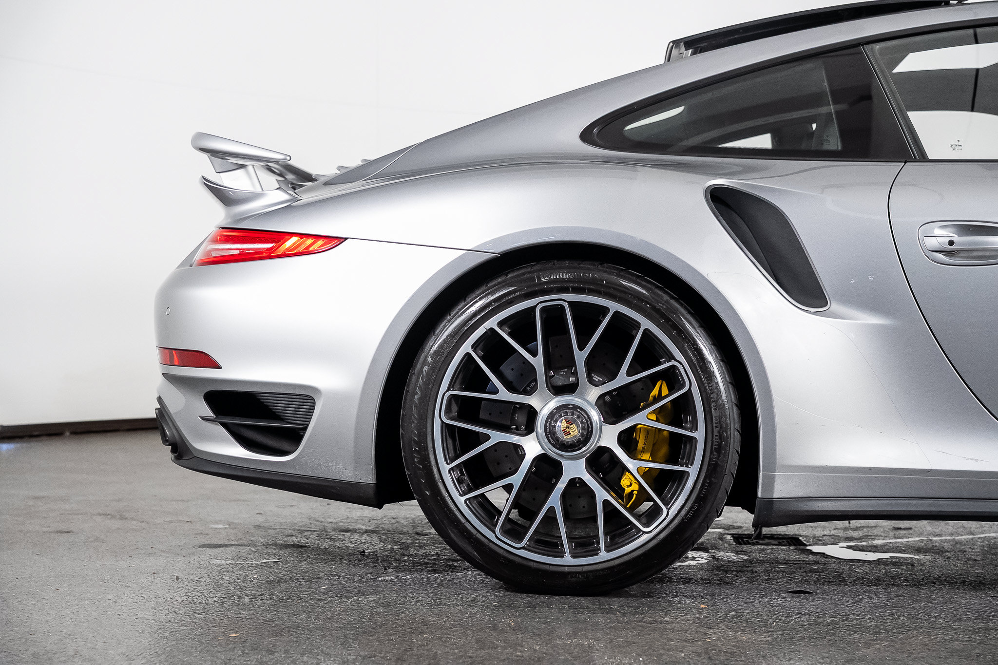 Used 2014 Porsche 911 Turbo S AWD/4WD image 30