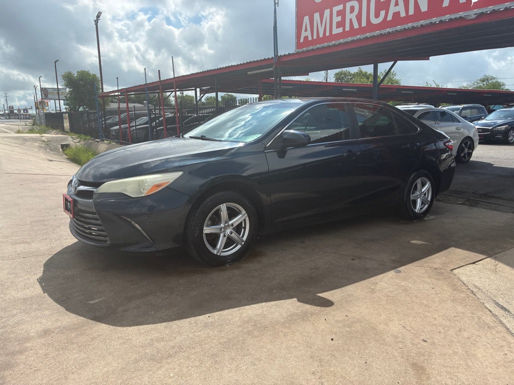 Used 2015 Toyota Camry LE FWD image 19