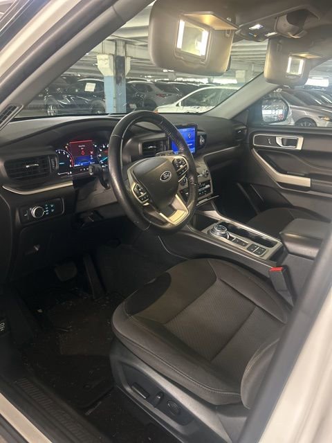 Used 2022 Ford Explorer XLT image 8