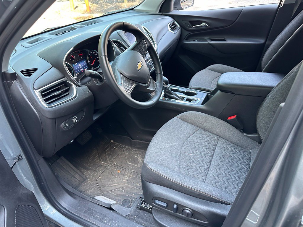Used 2024 Chevrolet Equinox LT w/ LPO, Floor Liner Package FWD image 10