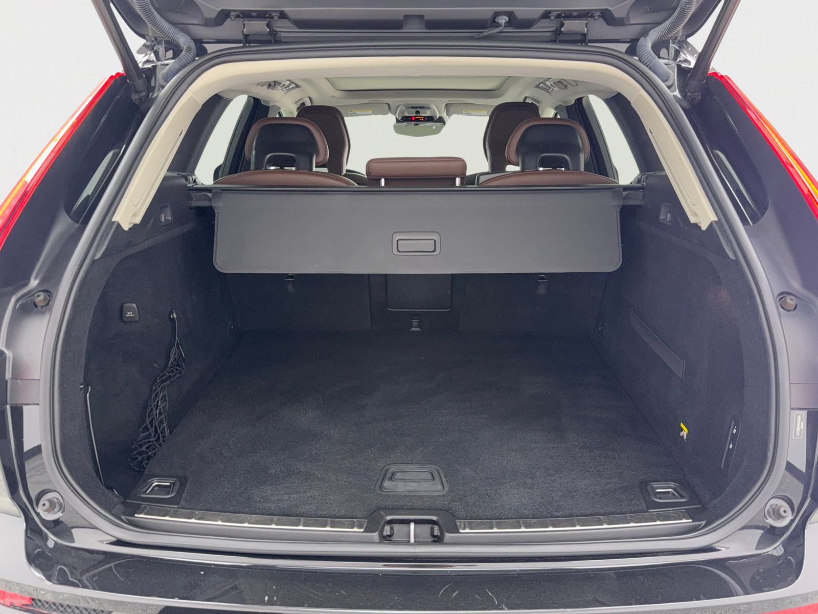 Used 2019 Volvo XC60 T5 Momentum w/ Multimedia Package FWD image 47