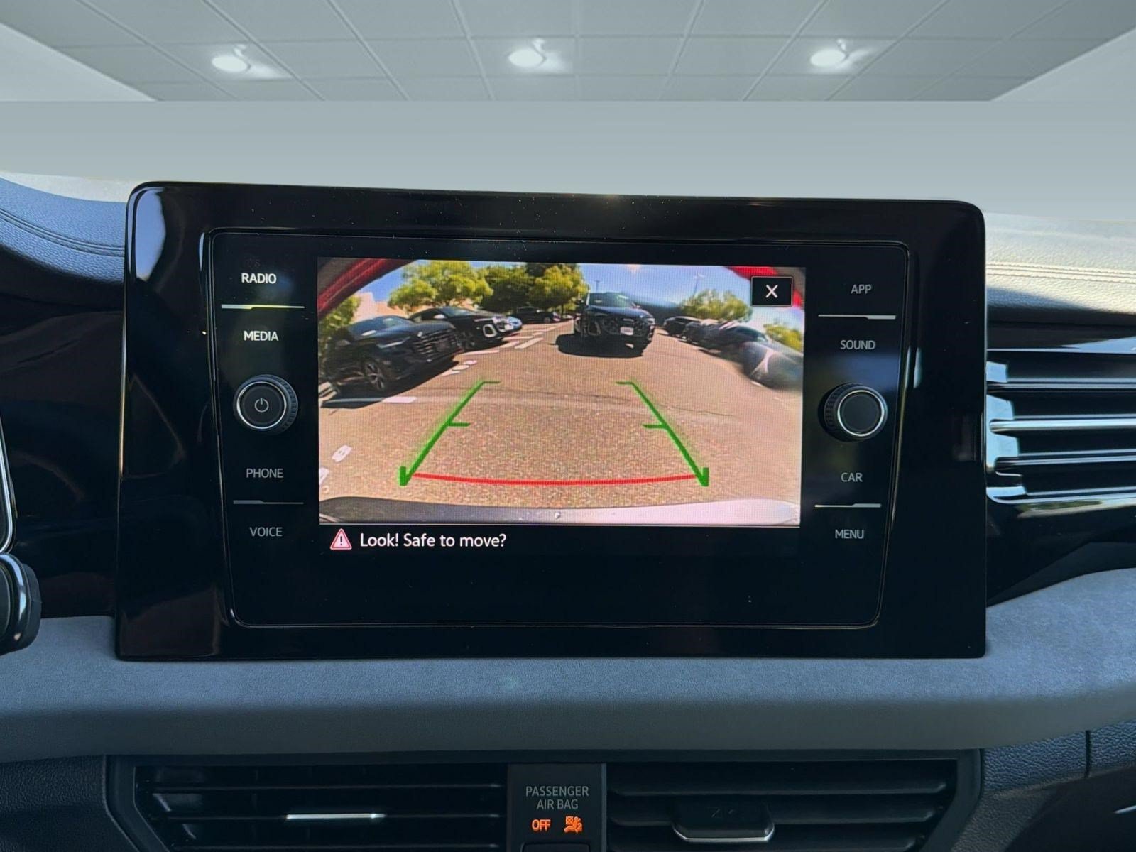 Used 2025 Volkswagen Jetta SE w/ Sunroof Package FWD image 23