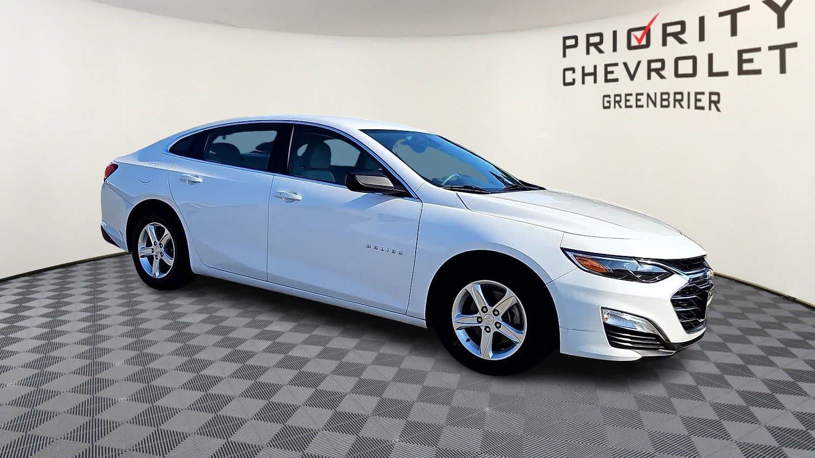 Used 2019 Chevrolet Malibu LS FWD image 2