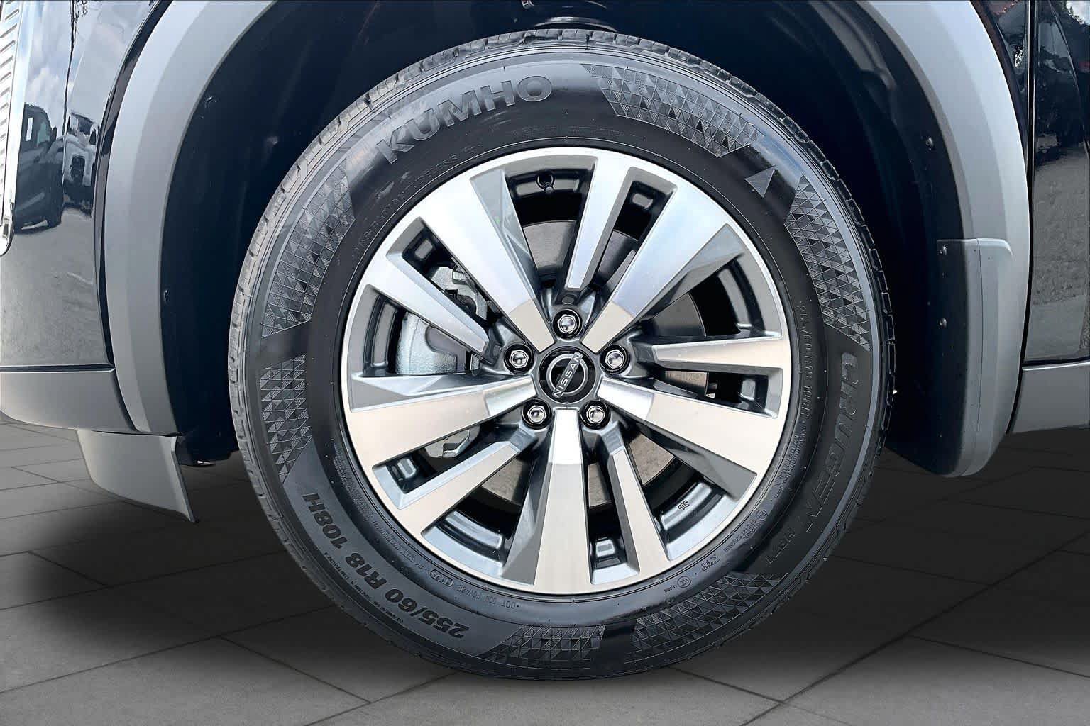 New 2026 Nissan Pathfinder SL FWD image 11