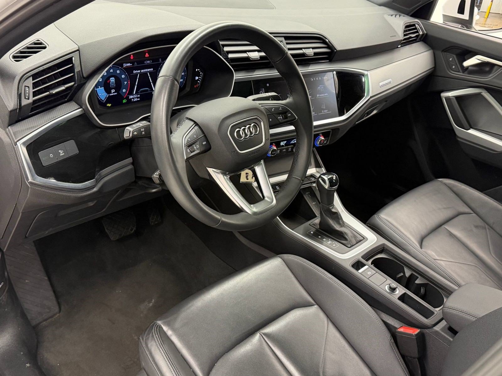 Used 2025 Audi Q3 2.0T Premium AWD/4WD image 3