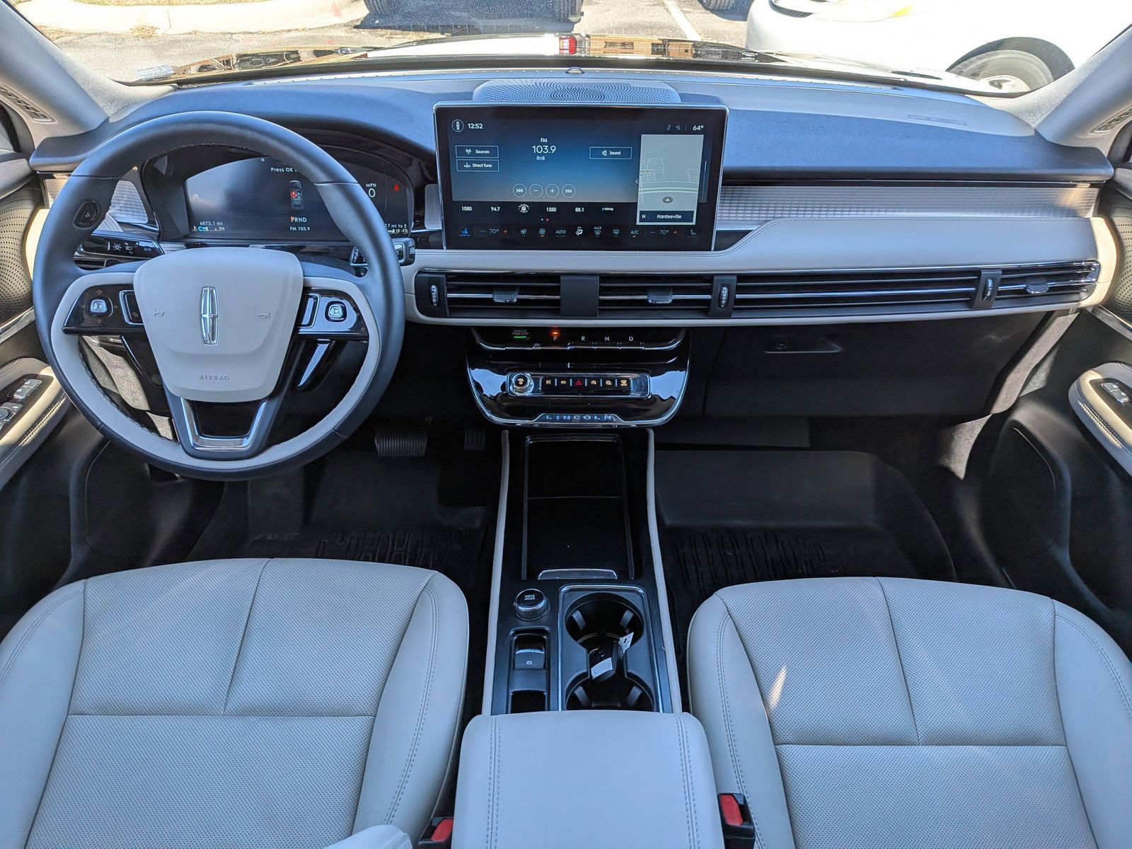 Certified 2025 Lincoln Corsair FWD w/ Equipment Group 101A image 17