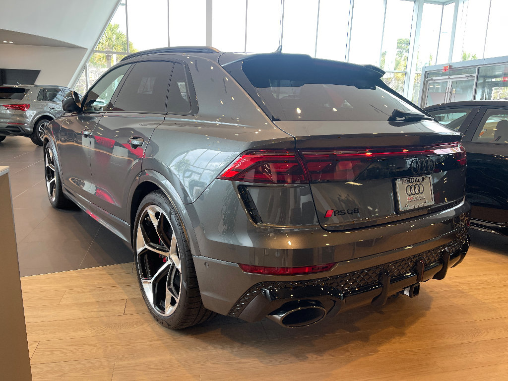 New 2026 Audi RS Q8 performance image 4