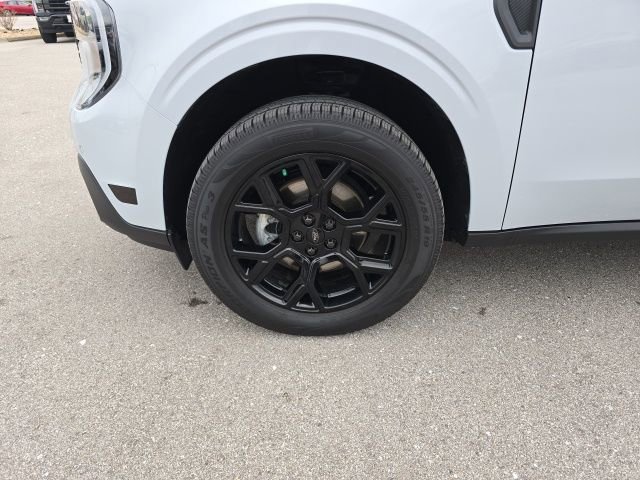 Used 2025 Ford Maverick Lariat w/ Black Appearance Package image 9