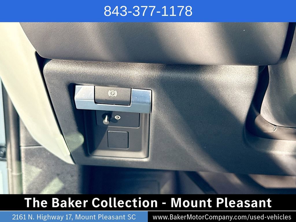 Used 2024 Land Rover Defender 130 X-Dynamic SE AWD/4WD image 10