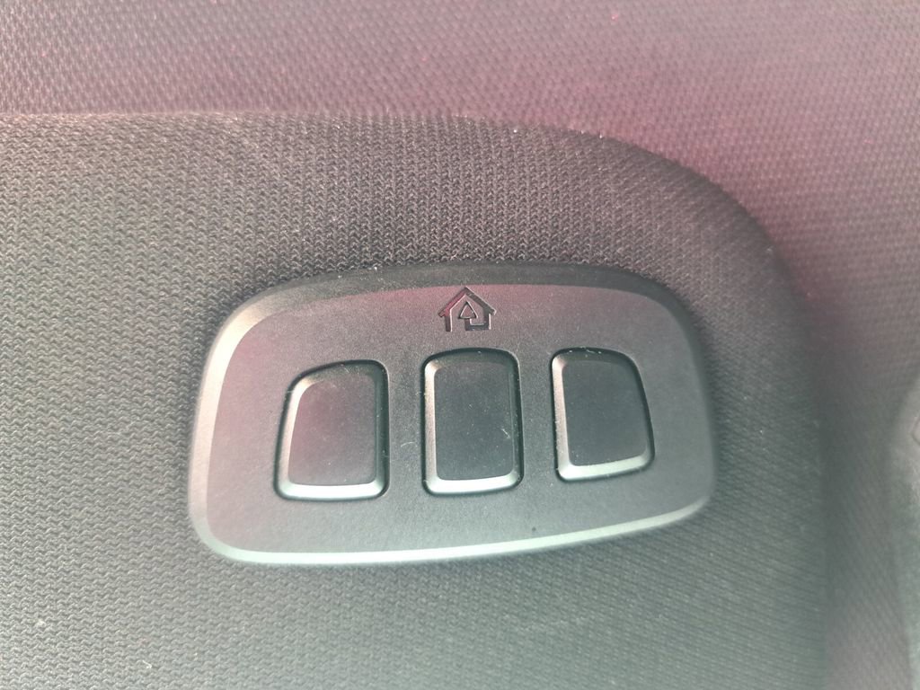 Used 2016 Ford Mustang Premium image 22