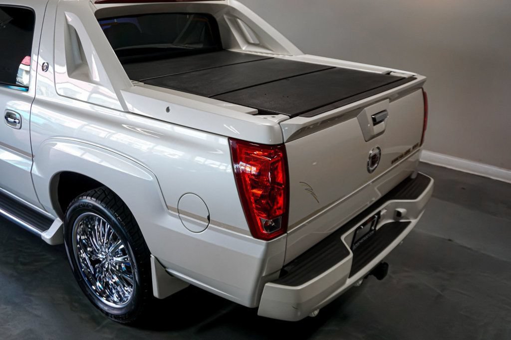 Used 2004 Cadillac Escalade EXT AWD/4WD image 28