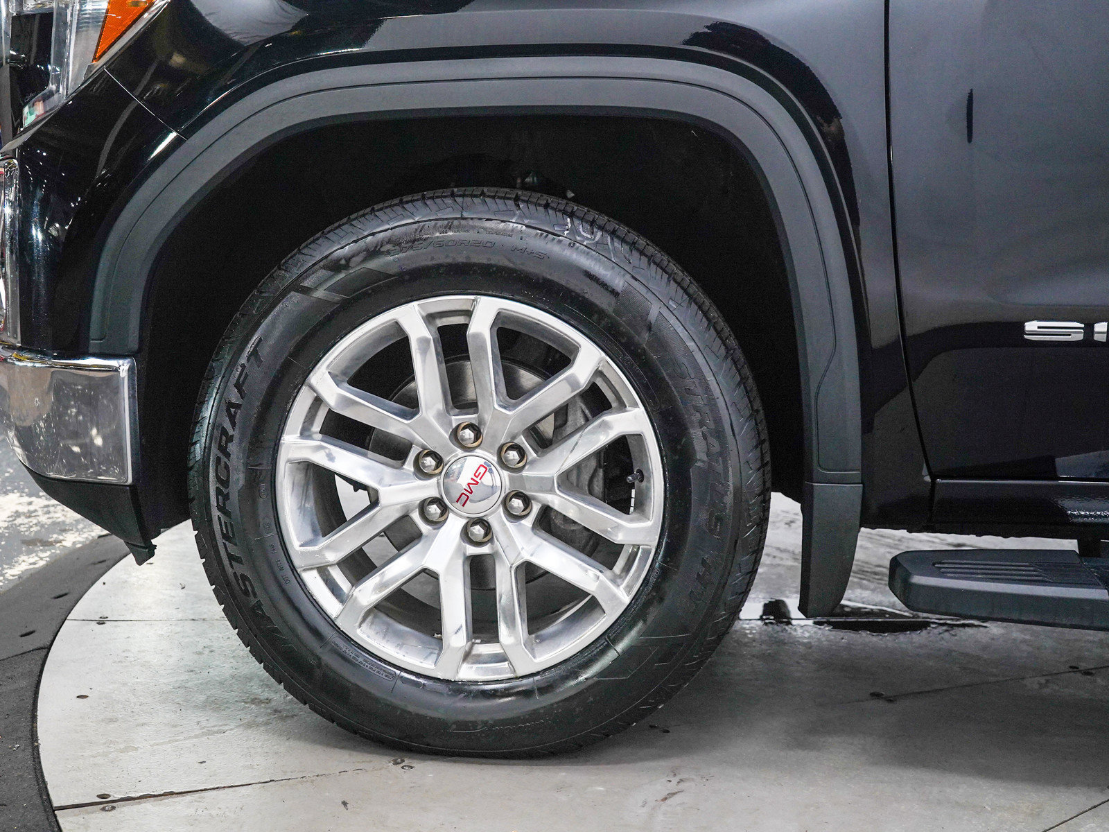 Used 2019 GMC Sierra 1500 SLT w/ Driver Alert Package I AWD/4WD image 31