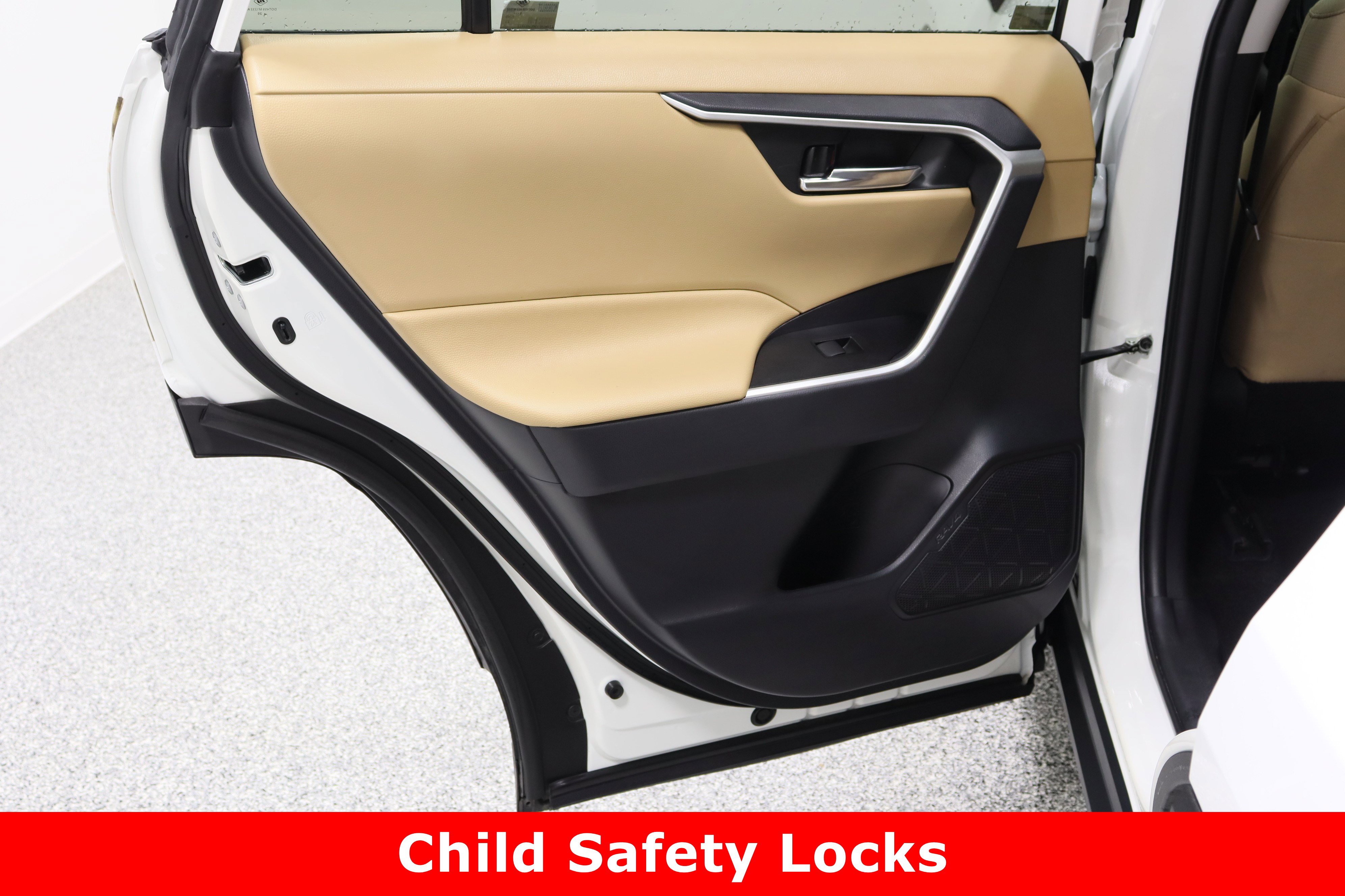 Used 2021 Toyota RAV4 XLE image 26