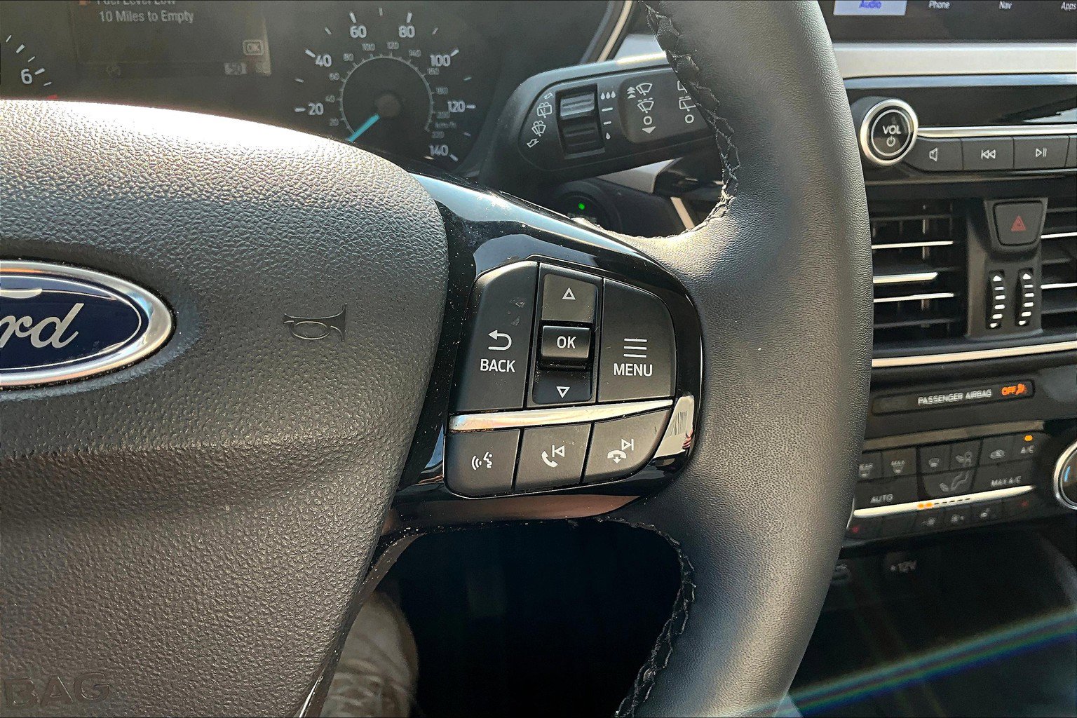 Used 2022 Ford Escape SE w/ SE Sport Appearance Package AWD/4WD image 23