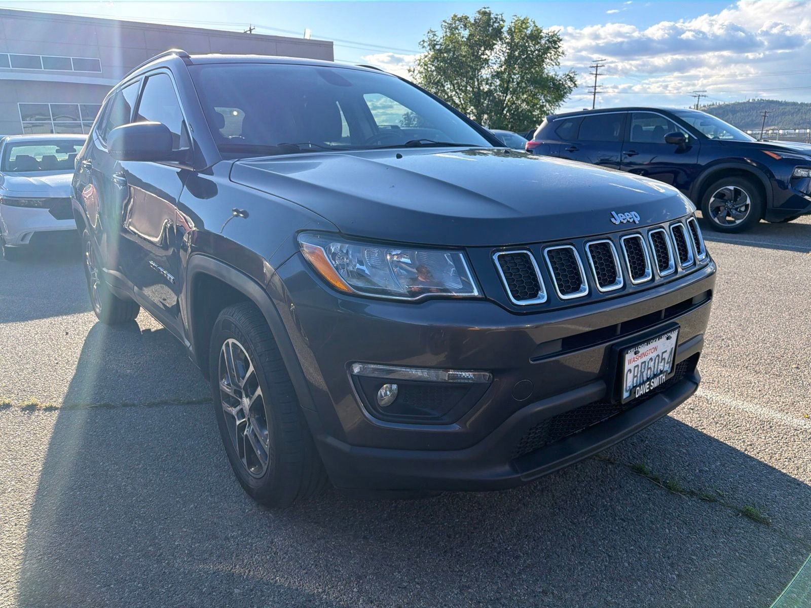 Used 2017 Jeep Compass Latitude w/ Popular Equipment Group AWD/4WD image 4