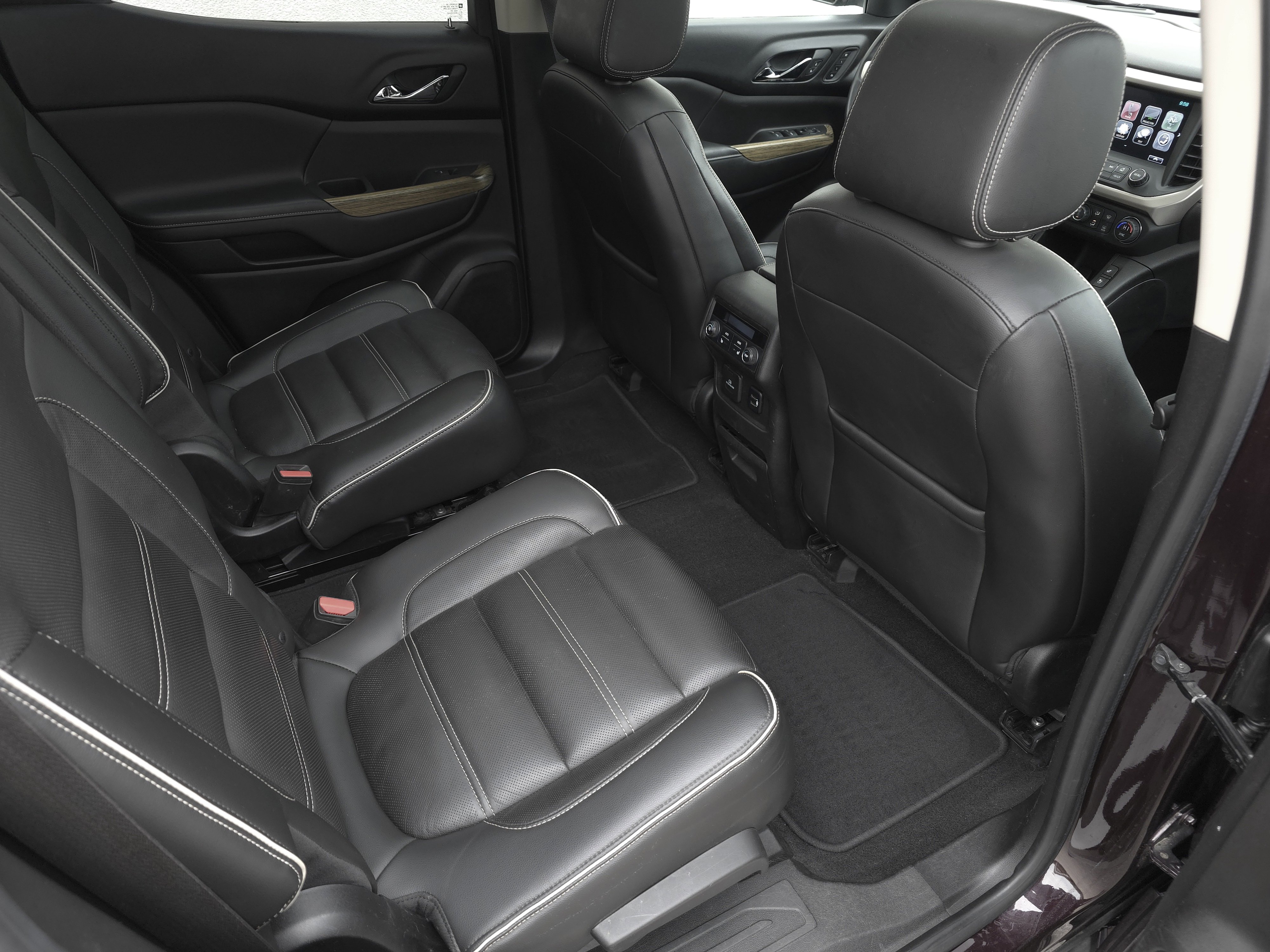 Used 2017 GMC Acadia Denali w/ Technology Package image 40