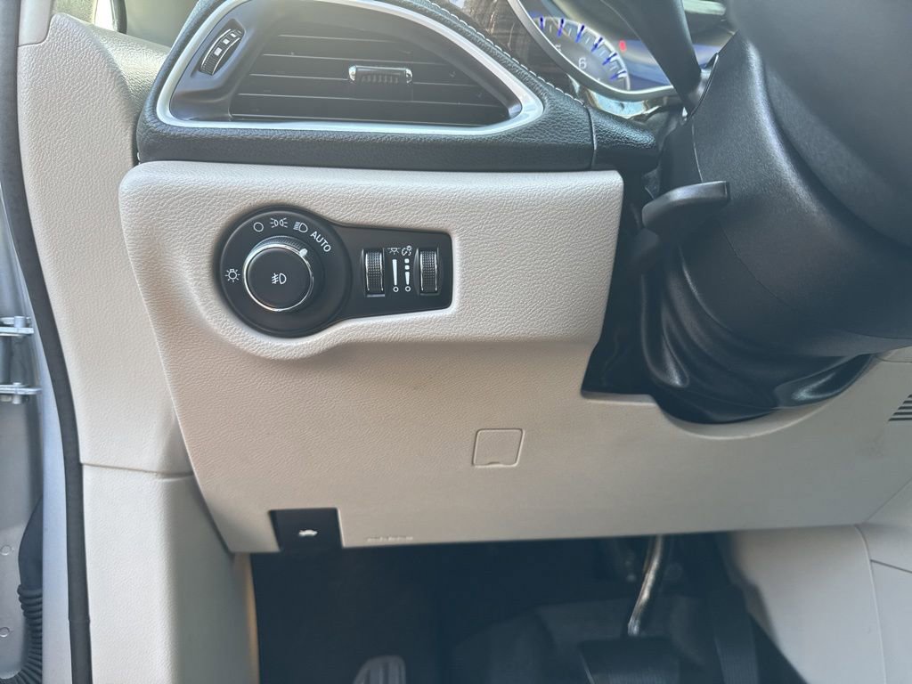 Used 2022 Chrysler Pacifica Limited image 14