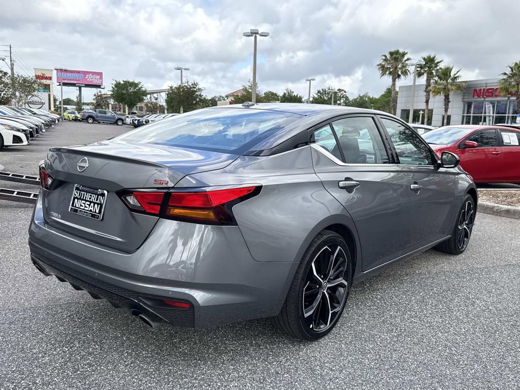 Certified 2025 Nissan Altima 2.5 SR FWD image 2