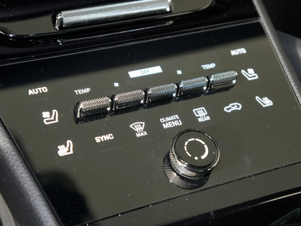 Certified 2024 Porsche Cayenne AWD/4WD image 36