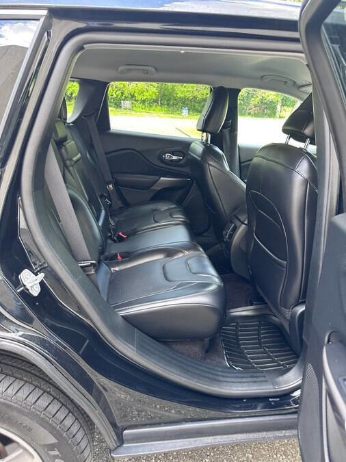 Used 2019 Jeep Cherokee Limited AWD/4WD image 20