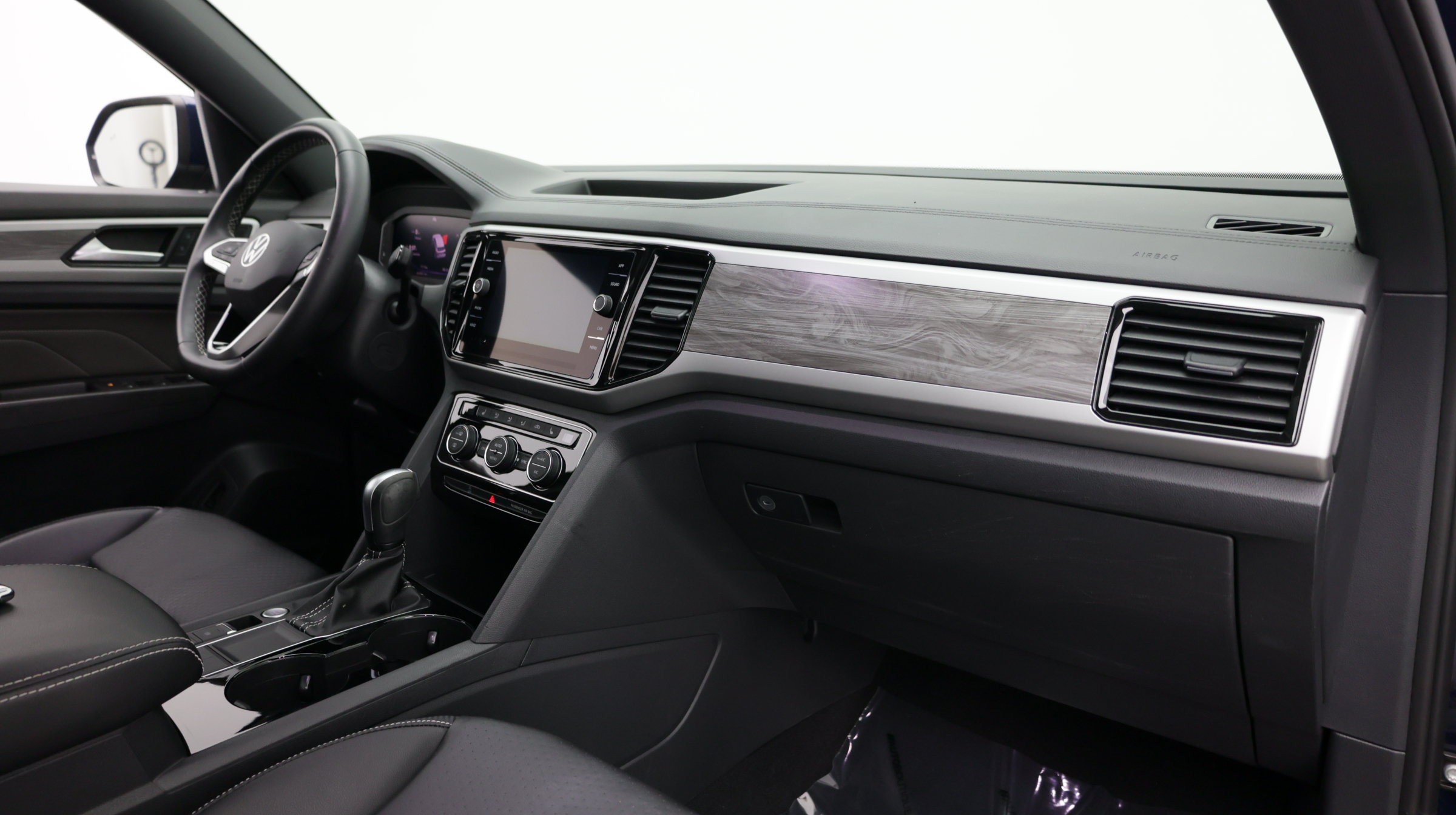 Used 2023 Volkswagen Atlas Cross Sport SE w/ Panoramic Sunroof Package FWD image 37