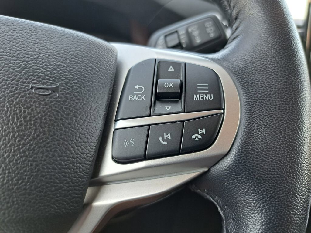 Used 2022 Ford Explorer Limited w/ Equipment Group 301A RWD image 13